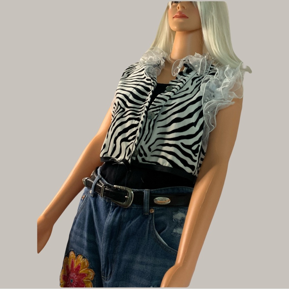 Zebra Print Ruffle Sleeve Blouse - Picture 3 of 16